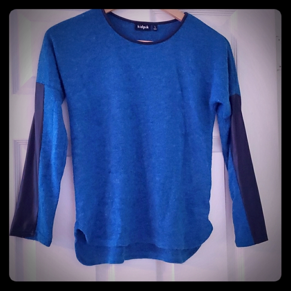 Girls long sleeved sweater